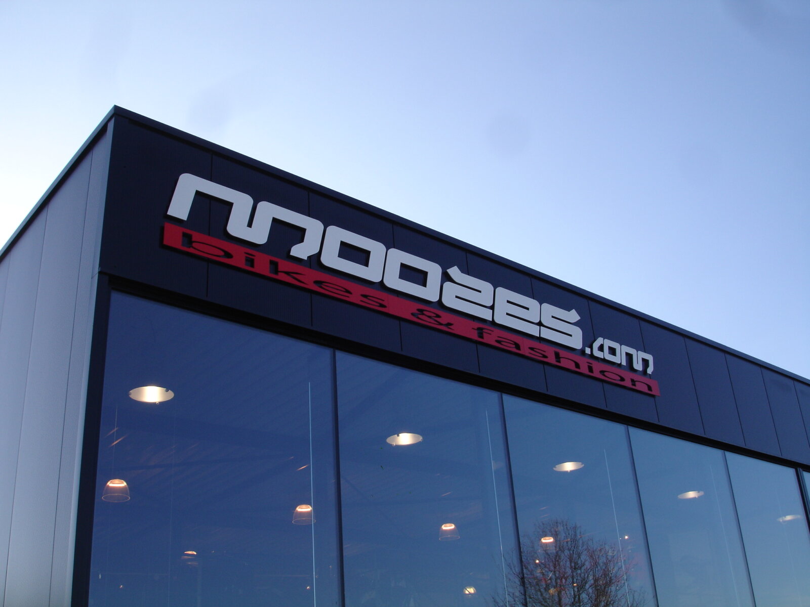 Bedrijfsgebouw Moozes.com in Meerhout.