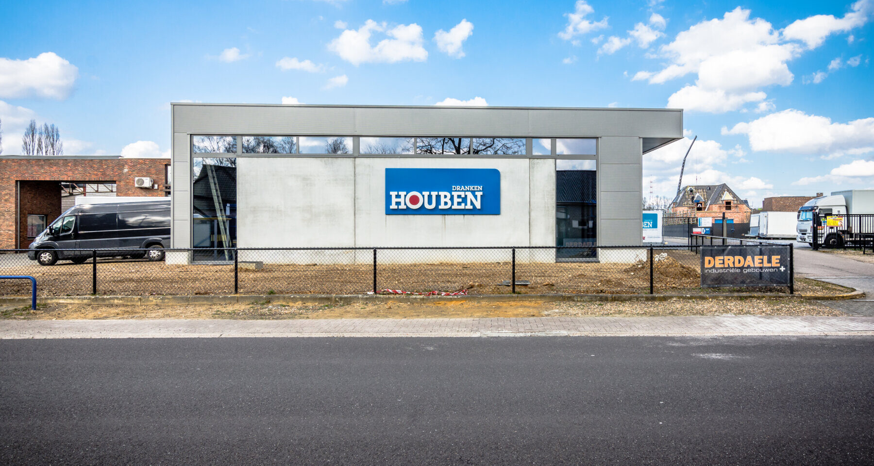 Industriebouw voor de retailsector in Kuringen