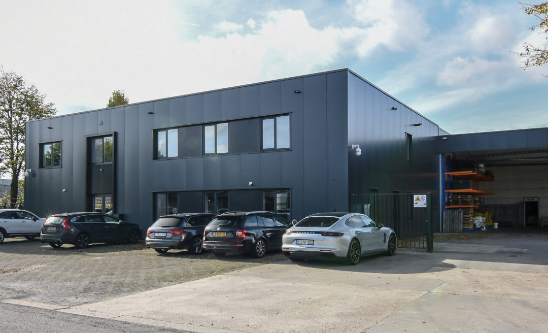 Renovatie en uitbreiding van bedrijfshal in Peer voor Parket Kerkhofs