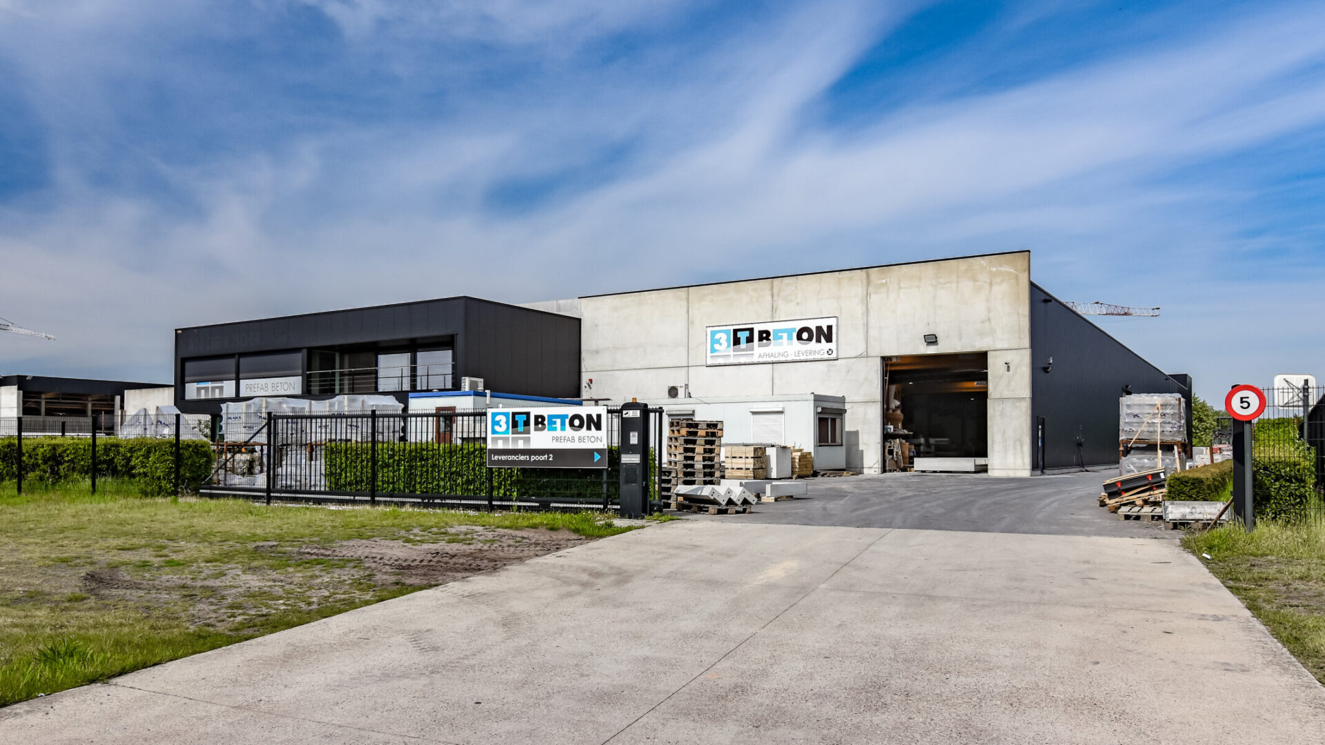 Industrieel gebouw van 3T Beton in Lommel.
