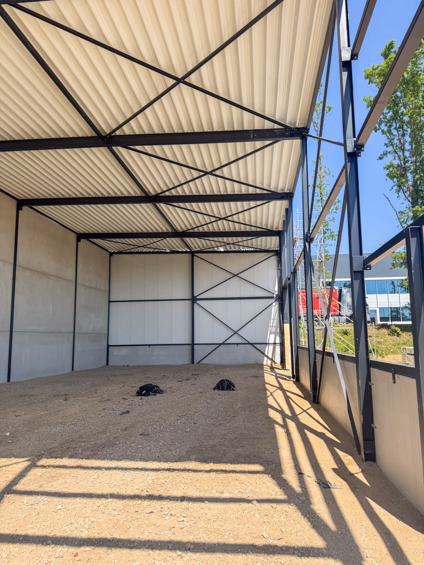 Vier nieuwe bedrijfsunits van Tools Heerlen in Nederland, gebouwd door Derdaele+