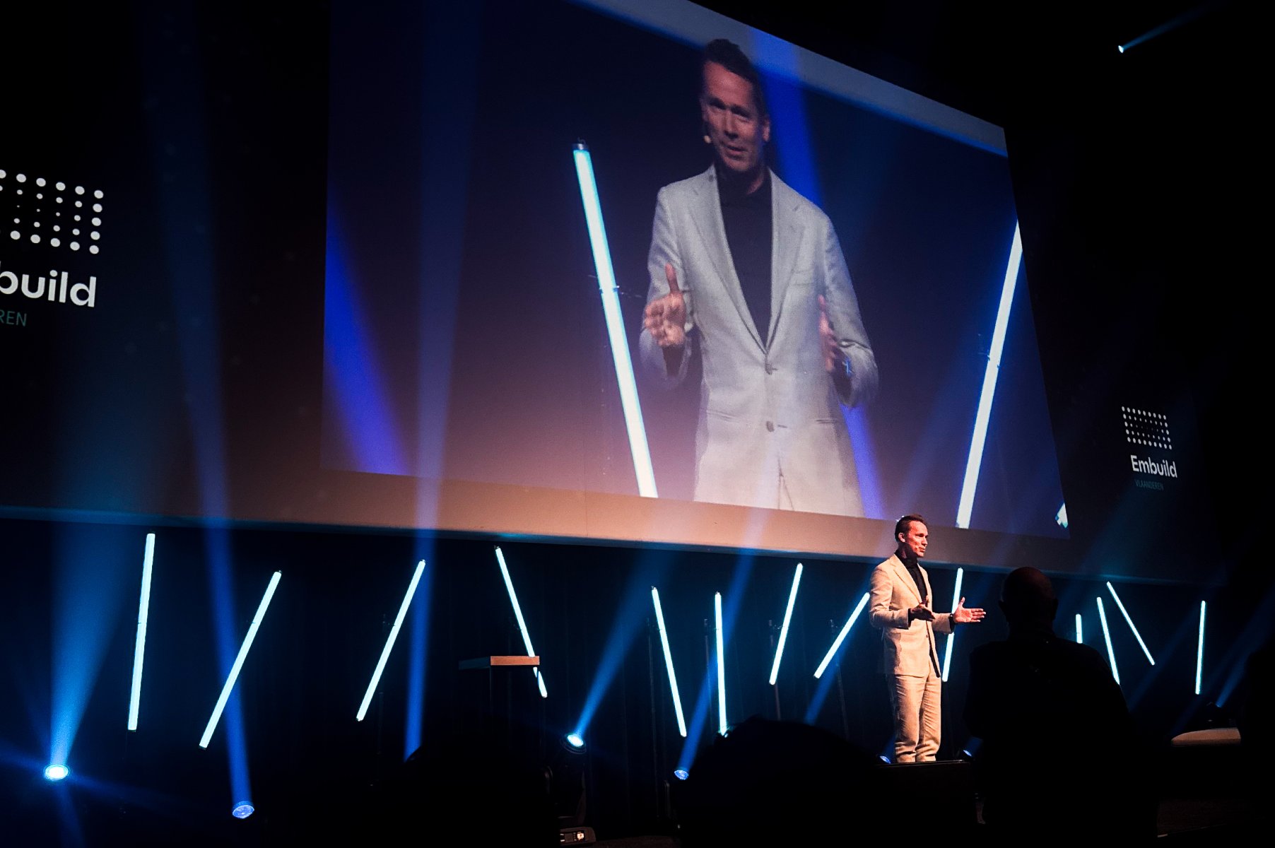 Jo Brouns die uitleg kwam geven over vergunningen op de award show