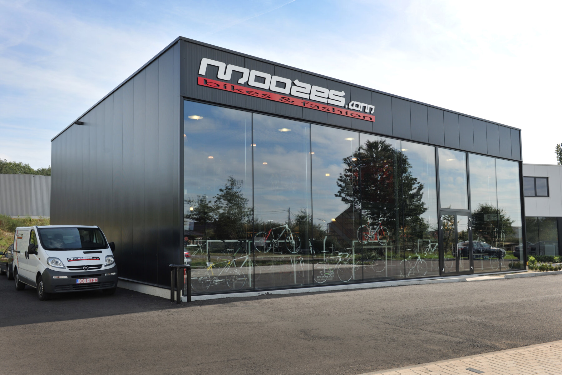 Bedrijfsgebouw Moozes.com in Meerhout.