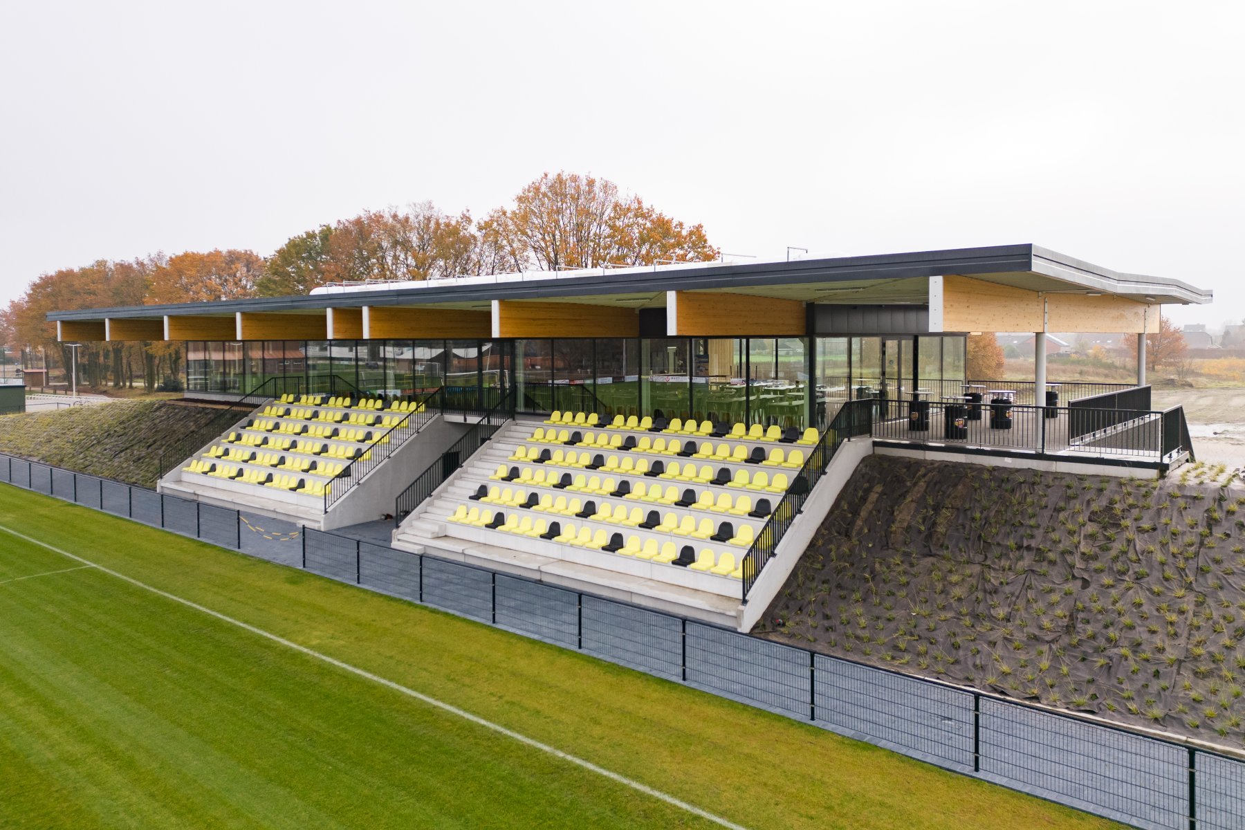 Derdaele+ Bedrijfsgebouw sport & recreatie