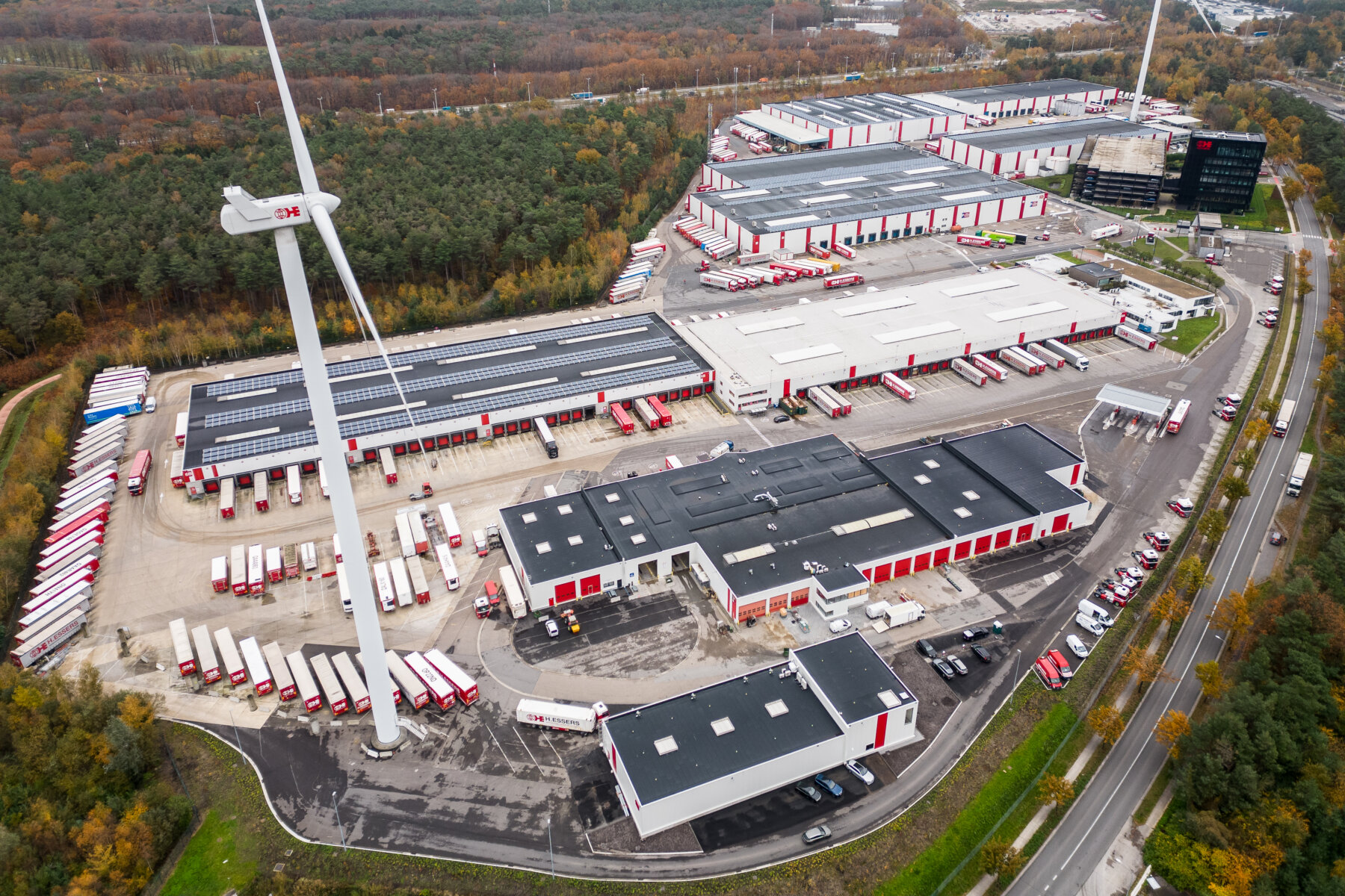 Logistieke servicebouw in Genk