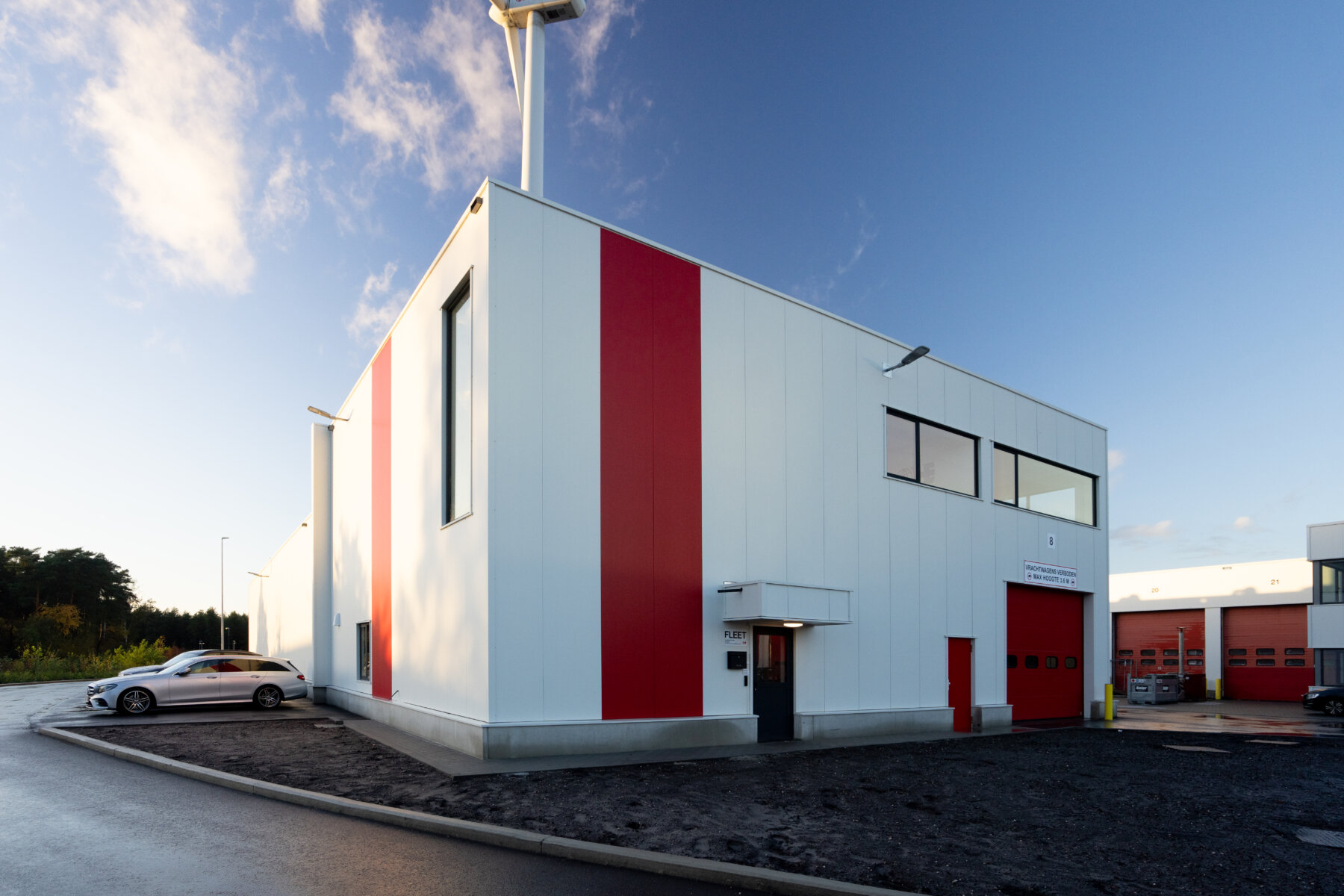 Logistieke servicebouw in Genk